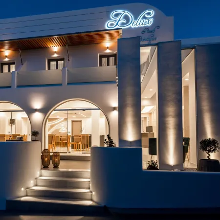 Deluxe Hotel Santorini