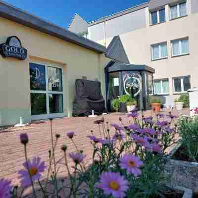 Contact Hotel Utah Beach Carentan Hotel Exterior
