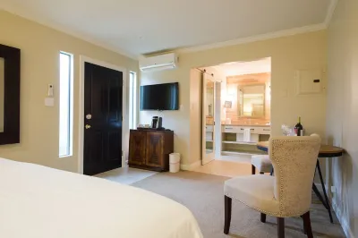 Cozy Studio with Pool Access and EV Charging - Inviting Napa Oasis