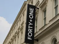 FortyPlusOne Hotel โรงแรมใกล้จัตุรัสเฮลเดินพลัทซ์