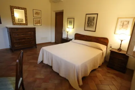 Apartment in ancient villa with swimming pool: ideal for relaxing and visiting cities of art