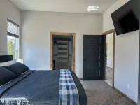 New Yote Cabin with Pool Table & Fireplace, 18 Minutes South of Norman