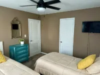 Cozy Home with Privacy Fence, Fire Pit & Garage!