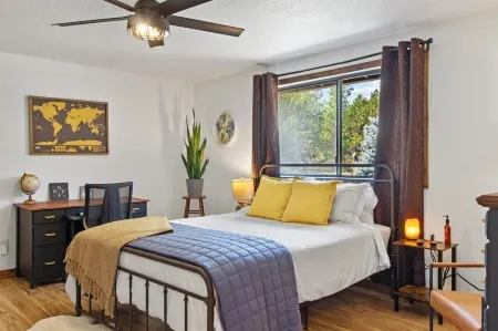 The Shady Knoll - Peace & Quiet near the Rogue River! Отели в г. Шейди Ков