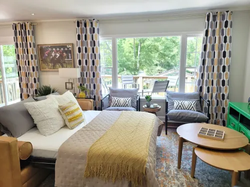 New! Great Location! Updated! Walk to Oaklawn! 5 Minutes to Downtown! Dogs OK! 핫스프링스 호텔