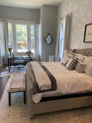 Historic 1800’s  estate with 4 bedrooms and WiFi, AC in delightful Columbus Hotels near Columbus Live Oak