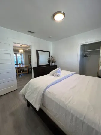 Cozy 3-Bedroom Bungalow Near Old Town Pasadena Отели рядом с достопримечательностью «Калифорнийский технологический институт»