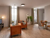 Chateau Camas Hotels near Espace Gramont