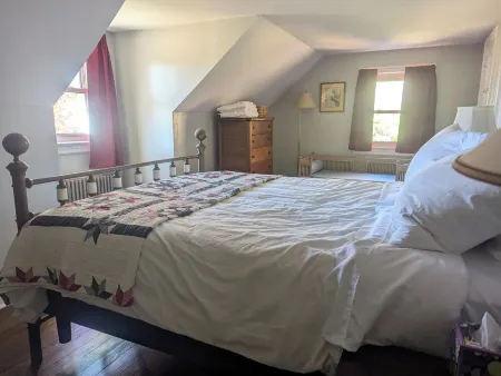 Gather with loved ones in this early American home