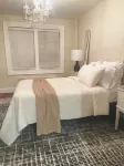 Stylish Home Steps from Penn Ave - Updated Retreat
