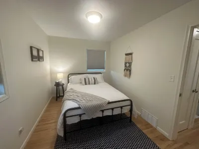 Mayo Discount! Main floor 3 Bed 1 bath, 6 blocks from Mayo Clinic