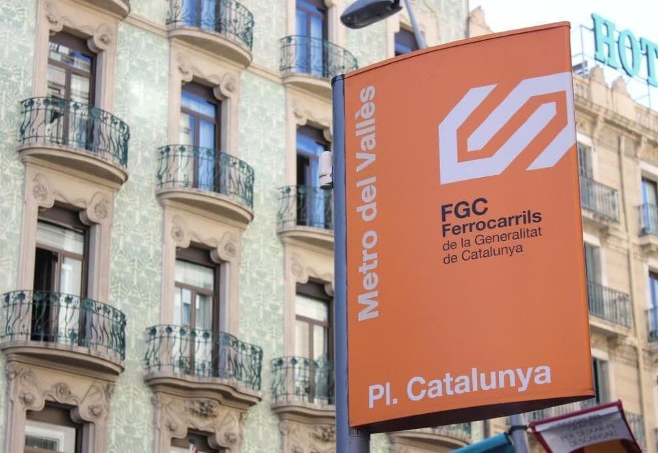 폰타네야 바이 BCN 우반 룸스의 모던한 인테리어