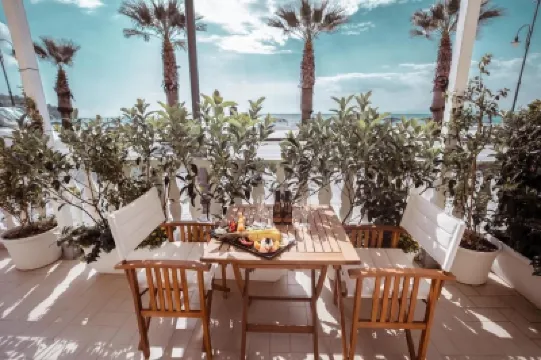 Break for Two Hotel a 