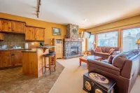 Bear's Paw Chalet - Amazing Location & Ski in-Out