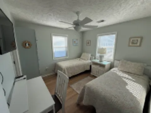 Charming and cozy house in Sunset Beach and only a 5 min walk to the beach!