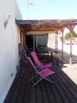 high capacity house can accommodate up to 18 people.