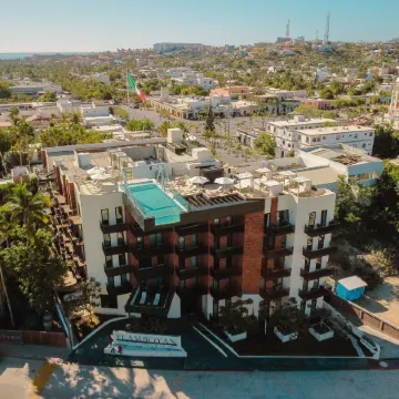 Flamboyan Hotel & Residences