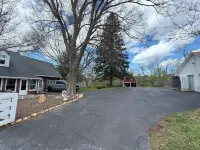 RIVERSIDE RETREAT - an outdoor enthusiasts and bikers DREAM Location! Hotels in Fries