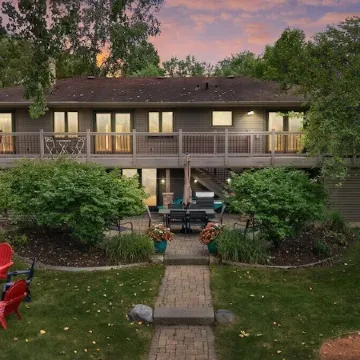 LakeMonona Waterfront + PrivateDock + FencedYard + HotTub + GameRoom + Evcharger