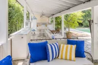Luxury Villa with Swimming pool at 700 meters from the sea