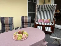 Large garden near the beach Hotels in Nienhagen