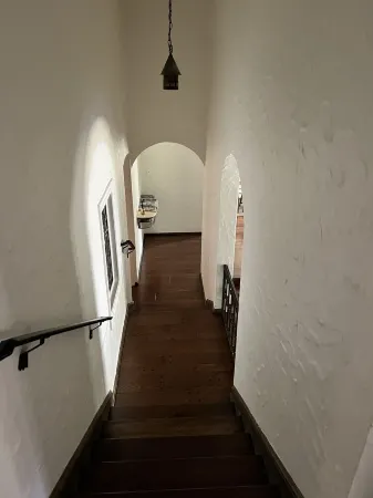 4 bed / 4 ba Home in Downtown Calistoga Отели рядом с достопримечательностью «The Carmel Gallery in Calistoga»