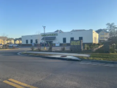 Home Away from Home>>>>4Br3.5BathParkBikeTrailPoolGymPondCamerasWiFi