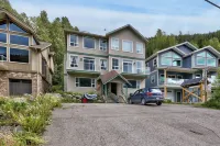 The Marmot's Den - Large Family-Friendly Ski Retreat in Sun Peaks