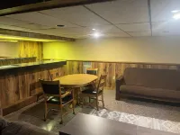 Spacious 4 bedroom 7 beds house with AC, WiFi in welcoming Sterling Heights