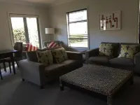Cozy 3 Bedroom Cottage with Pool