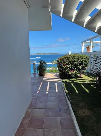 Waterfront,Private pool,Breathtaking Views,Great Location. Enjoy paradise!