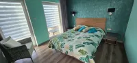 Apartment with sea view, sauna and swimming pool. 5 min from the beach. Hotels in Sianozety