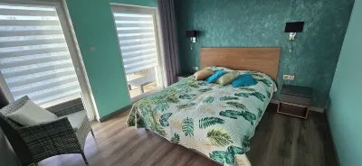 Apartment with sea view, sauna and swimming pool. 5 min from the beach. Hotels near Plaża Sianożety