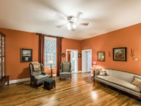 Historic Stonewall Stays • Room for 12 w/ New Bunk Room Hoteles en Gallatin