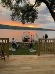 Cozy Lakefront Cottage!