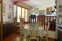 Charming 2-room apartment downtown - sea view - harbor view Hotels in L'Ile-Rousse