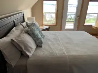 Waterfront Cottage Rental - Hardingdale Cottage