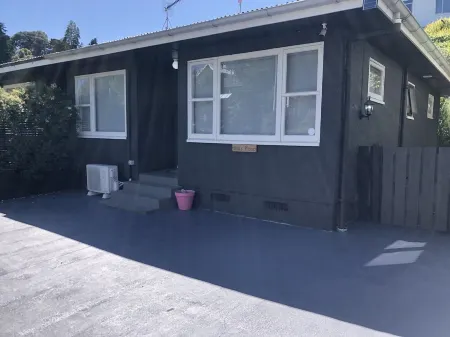 Didi's Place - right where you want to be and pet friendly too!