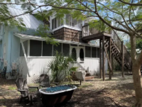 Relax at the Island Escape in Downtown Melbourne, minutes from beautiful beaches