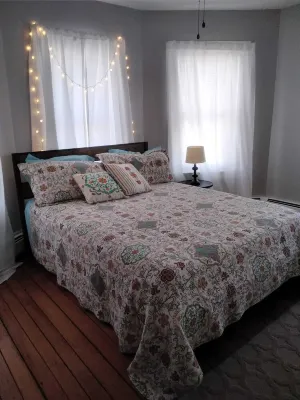 Full 2 bedroom apt in beautiful Warren RI Hotels in 