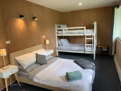 Okareka Lakestay - Sleeps 8 - close to lake. Hotel in zona Buried Village of Te Wairoa