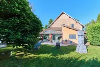 Large property in Burgundy, riverside garden, private indoor pool