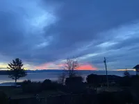 Spacious one bedroom suite Hotels in Campbell River