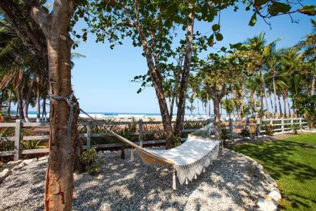 BRAND NEW!! OCEAN FRONT, Casa Del Mar!! Playa Coyote! Отели в г. Нандаюре