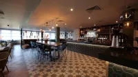 Wychwood Park Hotel and Golf Club - bar
