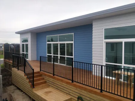 Brand new Holiday Home 400m From Beach Отели рядом с достопримечательностью «Tasman Holiday Parks - Waihi Beach»