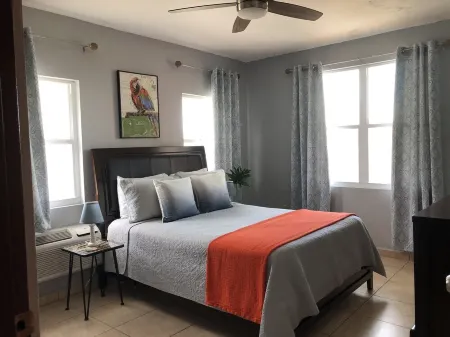 3/BR Penthouse with huge rooftop terrace steps from Sandy Beach in Puntas Rincon Отели в г. Пунтас