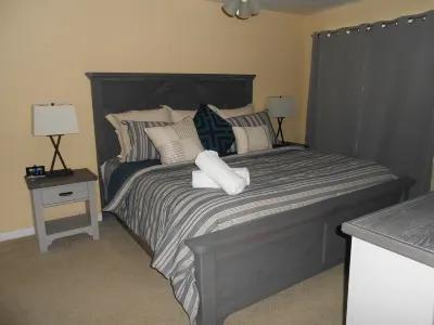 Great location by land or water 브라이들 케이브 & 선더 마운틴 공원 주변 호텔