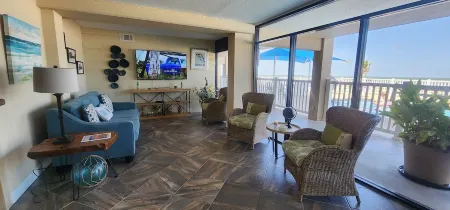 Spring Pricing at Seaside Bungalow