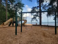 Blue Rose Bungalow: Downtown vibe w/1896 charm. Lake Life. Gym. Kitchen. Parking Hotels in Hartwell